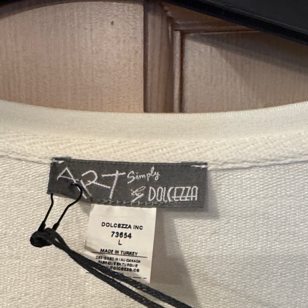NWT - Dolcezza Nature Print Cream Top - Picture 4 of 5